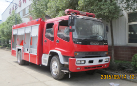 五十鈴6噸消防車