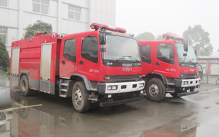 五十鈴6噸消防車