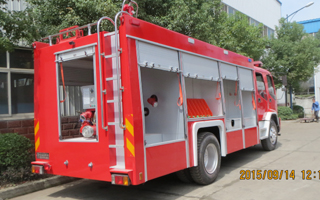 五十鈴6噸消防車