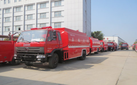 東風10噸森林消防車